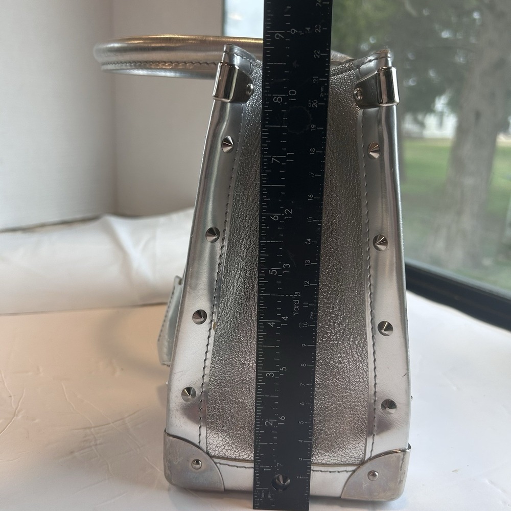 Louis Vuitton Suhali Le Fabuleux Metallic Silver Goat Leather Bag Studs Zips EUC - Picture 11 of 15
